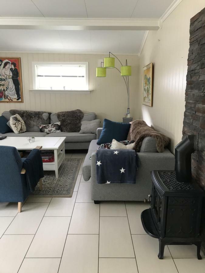 Koselig Landsbyhus I Nordfjord Nordfjordeid Bagian luar foto