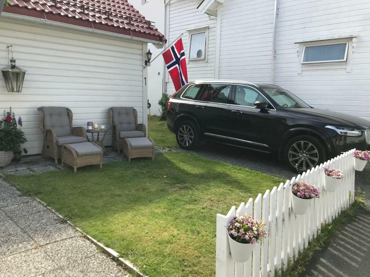 Koselig Landsbyhus I Nordfjord Nordfjordeid Bagian luar foto