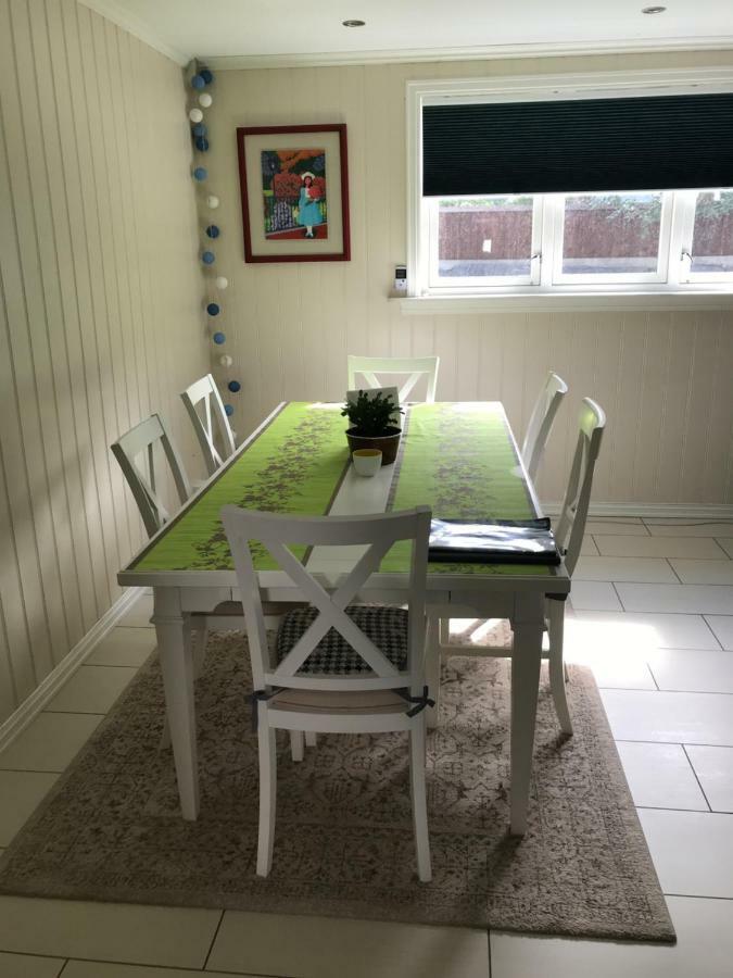 Koselig Landsbyhus I Nordfjord Nordfjordeid Bagian luar foto