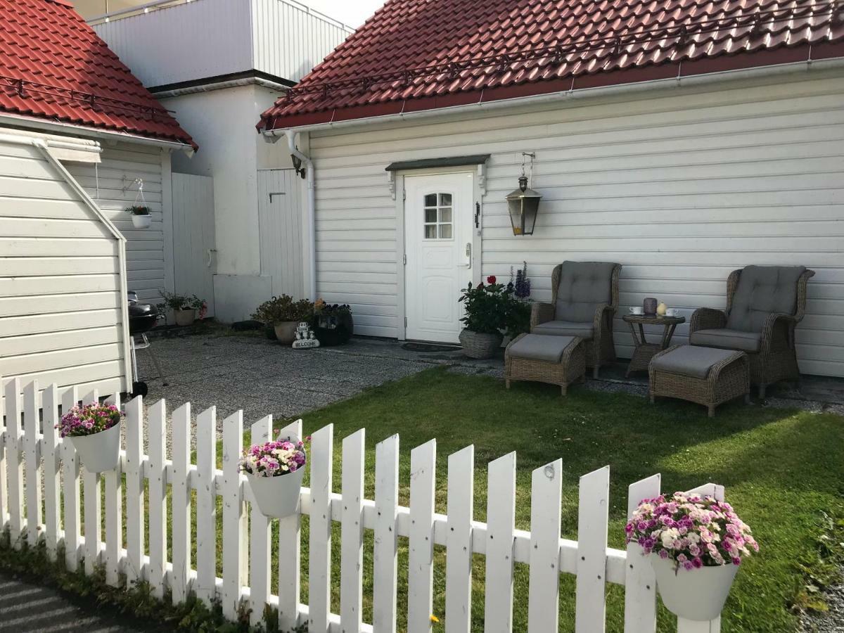 Koselig Landsbyhus I Nordfjord Nordfjordeid Bagian luar foto